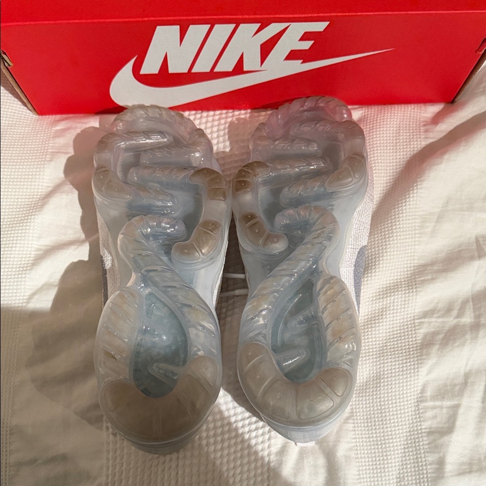 Nike Vapormax White and Gray Sneakers - Picture 6 of 8